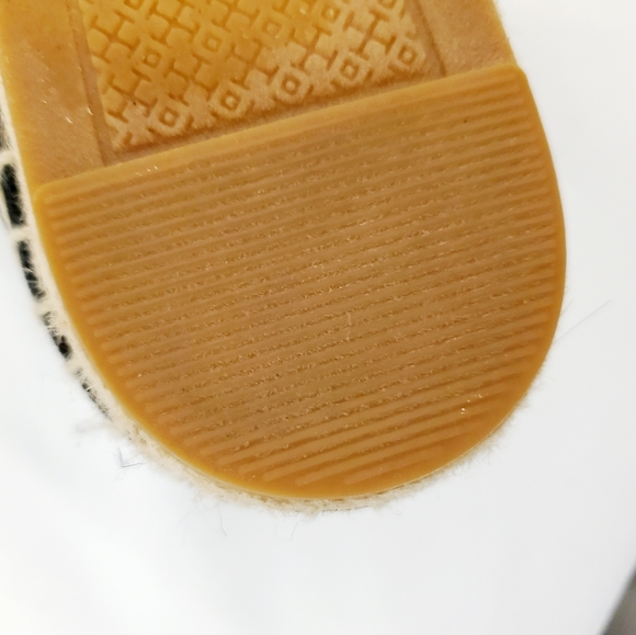 NWOB Tory Burch Poppy Canvas Espadrilles w/ Patent Leather Logo. Blk. 9 - Picture 8 of 10